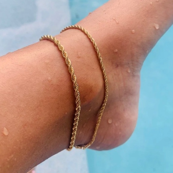 10k solid gold anklet 2mm 10inch Not plated HUGE SALE! Add to bundle and save! - Picture 4 of 6